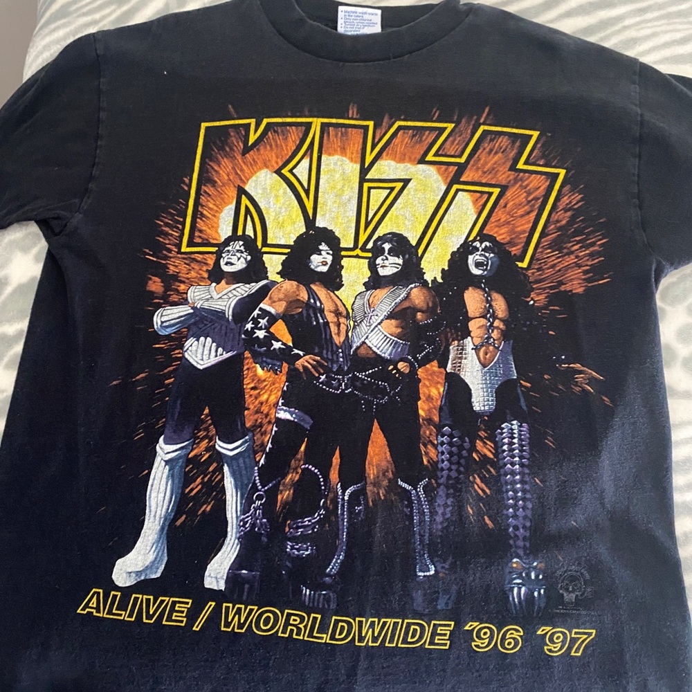 Vintage KISS concert tshirt